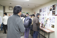 展示コーナーにひとだかりが……