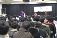 中には一言一言をメモる方も。