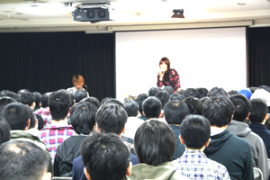 Ritaさん熱唱です